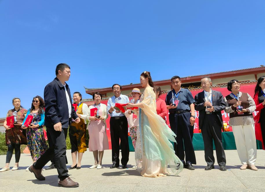 “品读千年古都，放歌赵王集团” 中国文艺名家走进河北邯郸采风系列活动成功举办