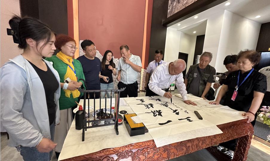 “品读千年古都，放歌赵王集团” 中国文艺名家走进河北邯郸采风系列活动成功举办