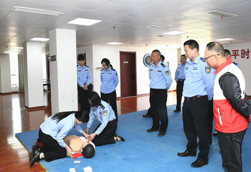 急救技能强警魂 警红携手护平安——砀山县红十字会走进县公安局开展应急救护资格认证培训